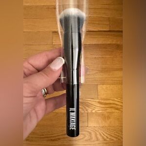 New IL MAKIAGE Black Foundation Blending Brush